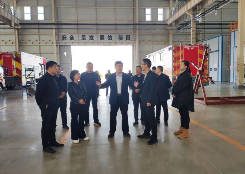 安阳县马卫县长一行到猎鹰制造中心调研